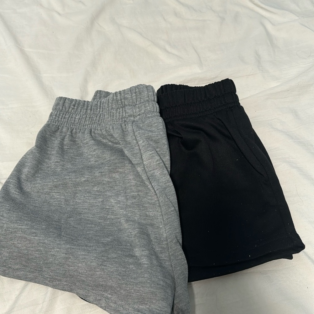 2 pairs of sweat shorts